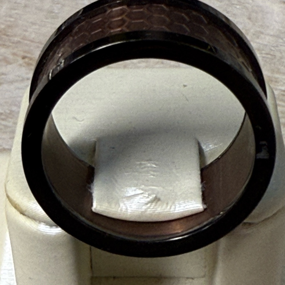 Inox Men's Brown Hexagon Pattern Ring - Picture 3 of 5